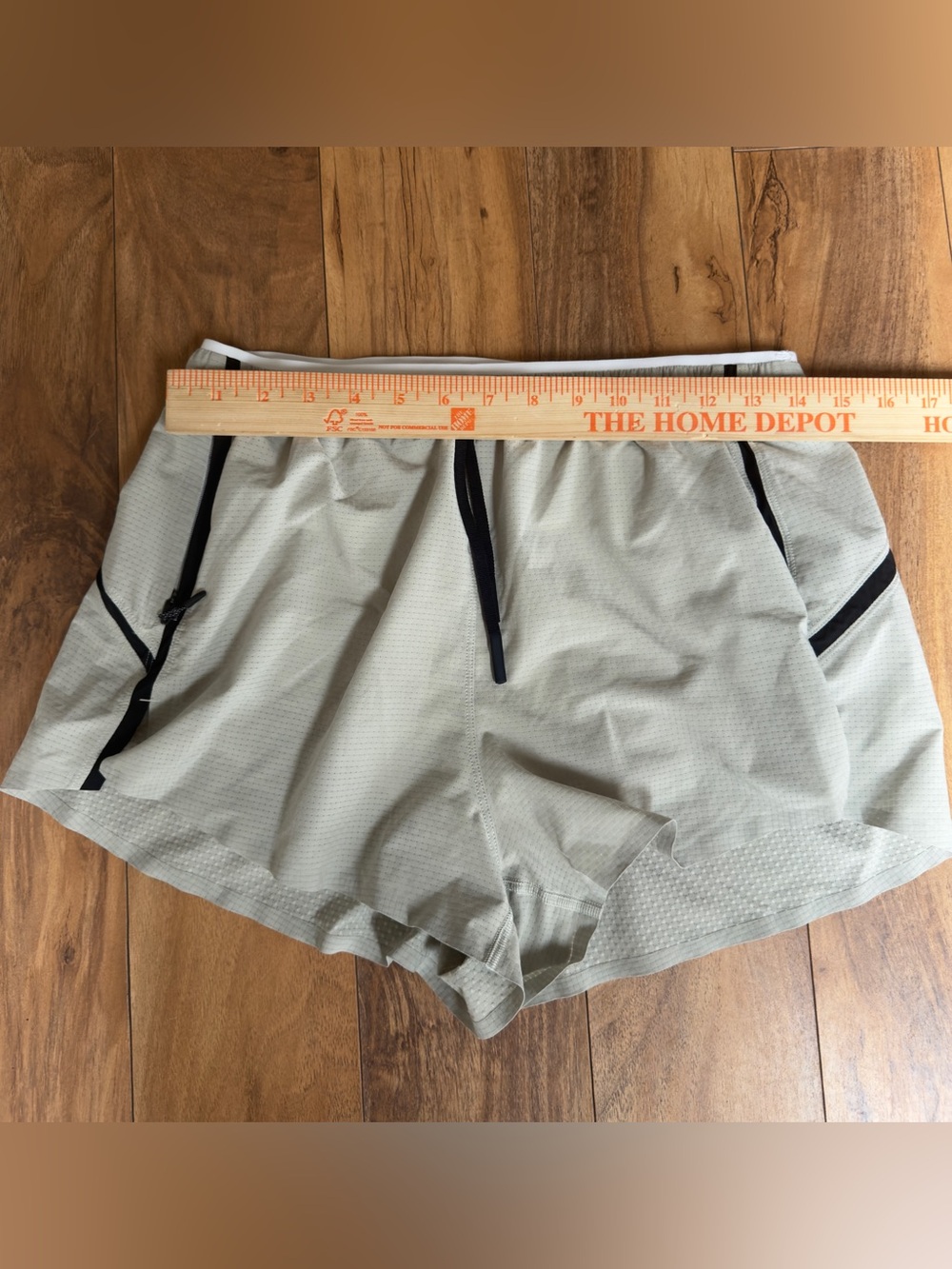 Lululemon High Rise Lined Running Shorts Women’s Medium Gray Sz Medium Gym Yoga - Picture 8 of 8